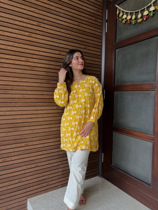 Breezy vibes meet intricate threads 🌞✨ This embroidered summer coord set is all about effortles (1) Breezy vibes meet intricate threads 🌞✨ This embroidered summer coord set is all about effortles (1)