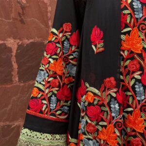 Bringing luxury to fabric, one stitch at a time💫Our embroidery isn’t mass-produced—it’s handcra (2)