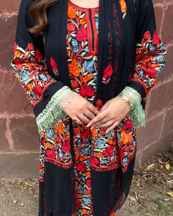 Bringing luxury to fabric, one stitch at a time💫Our embroidery isn’t mass-produced—it’s handcra (3) Bringing luxury to fabric, one stitch at a time💫Our embroidery isn’t mass-produced—it’s handcra (3)