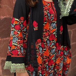 Bringing luxury to fabric, one stitch at a time💫Our embroidery isn’t mass-produced—it’s handcra (4)