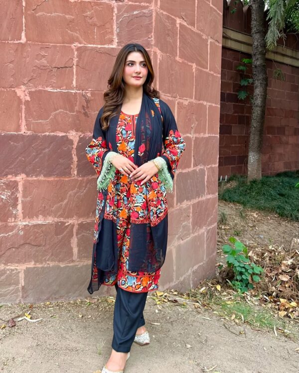 Bringing luxury to fabric, one stitch at a time💫Our embroidery isn’t mass-produced—it’s handcra