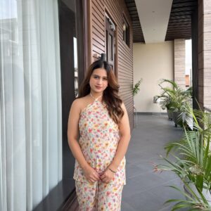 Floral, flowy, and forever timeless.Meet the cord set your wardrobe has been waiting for.For fur