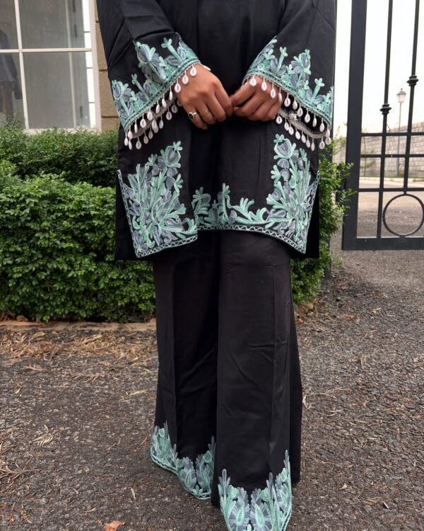 Perfect breezy co-ord sets for the summers!Embroidery that adds a touch of tradition to the mode (3) Perfect breezy co-ord sets for the summers!Embroidery that adds a touch of tradition to the mode (3)