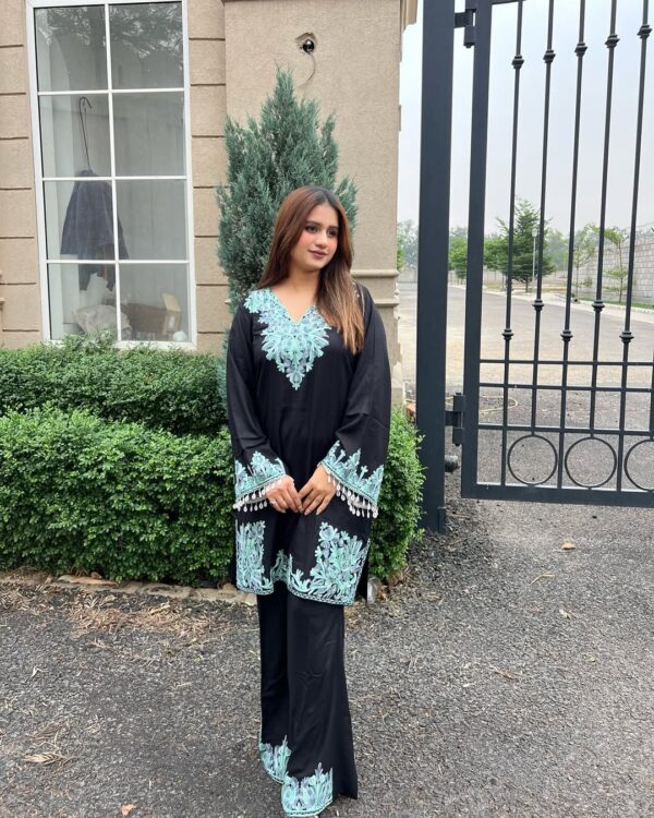 Perfect breezy co-ord sets for the summers!Embroidery that adds a touch of tradition to the mode Perfect breezy co-ord sets for the summers!Embroidery that adds a touch of tradition to the mode