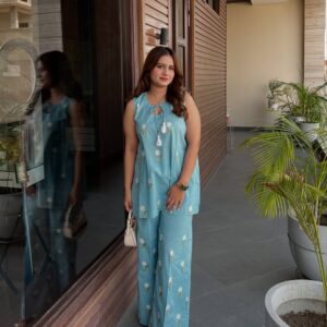 Say hello to your new floral obsession!Introducing our Pinterest-perfect cord set which is all a (1)