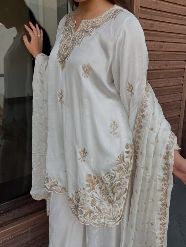 ✨ Tilla Embroidery Suit ✨✔ Crafted by skilled artisans✔ Intricate metallic threadwork (Tilla) on (3) ✨ Tilla Embroidery Suit ✨✔ Crafted by skilled artisans✔ Intricate metallic threadwork (Tilla) on (3)